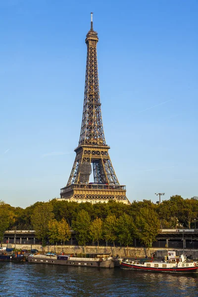 Paris Frankreich Oktober 2017 Herbstliche Stadtlandschaft Die Untergehende Sonne Beleuchtet — Stockfoto
