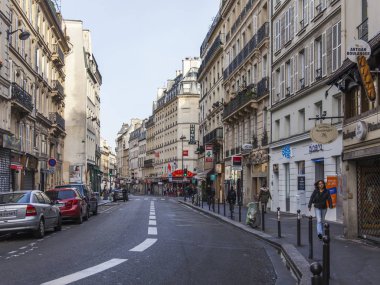 Paris, Fransa, üzerinde 30 Ekim 2017. Sonbahar şehir manzarası. Şık güzel evler şehrin mimari bir kompleks sokak yapmak. 