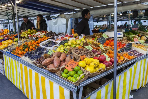 Paris Frankrike November 2017 Olika Grönsaker Och Frukt Läggs Visa — Stockfoto