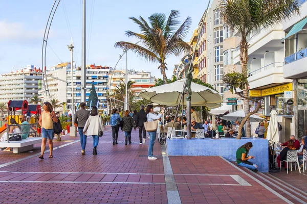 Las Palmas Gran Canaria Espanha Janeiro 2018 Pessoas Caminham Aterro — Fotografia de Stock