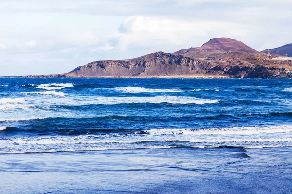 Pittoreske Golven Wassen Het Zandstrand Aan Kust Tijdens Een Surf — Stockfoto