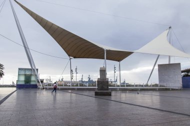 Las Palmas de Gran Canaria, İspanya, üzerinde 11 Ocak 2018. Orijinal konsept bir çatı şehir otobüs terminalinin 
