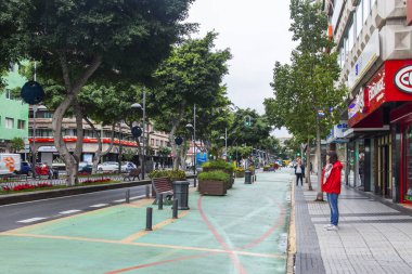 Las Palmas de Gran Canaria, İspanya, 5 Ocak 2018 üzerinde. Modern binalar sostavlyayun mimari kompleks adalar Adaları için tipik. 