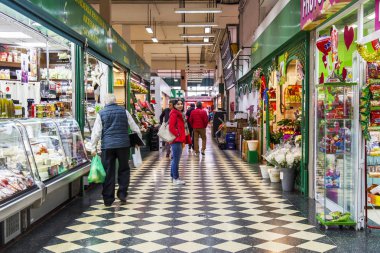 Las Palmas de Gran Canaria, İspanya, üzerinde 12 Ocak 2018. Alıcılar şehir merkezi piyasada