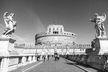 Roma, İtalya, 7 Mart 2017. Castel Sant'Angelo (Adrian'ın Türbesi turist yürümek)