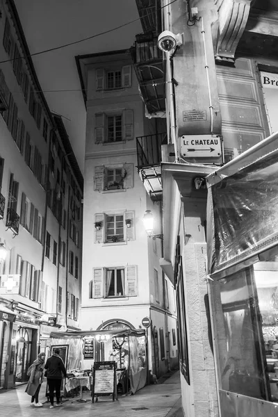 Nice França Março 2018 Edifícios Autênticos Cidade Velha São Iluminados — Fotografia de Stock
