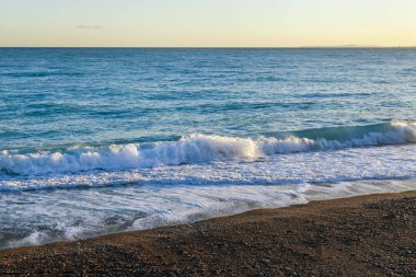 Bir sörf ve Sahil kenti çizgi görünümü