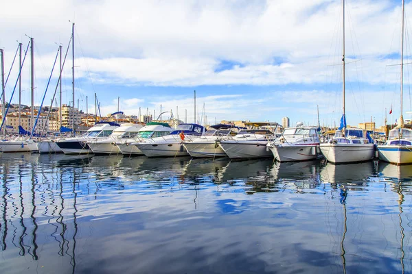 Marseille Francia Marzo 2018 Numerosos Yates Barcos Están Amarrados Antiguo — Foto de Stock