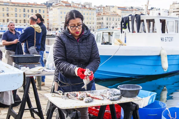 Marseille Francia Marzo 2018 Scambi Pesce Fresco Nel Mercato Del — Foto Stock