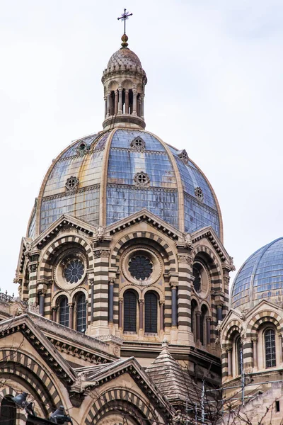 Marsilya Fransa Mart 2018 Katedrali Neobyzantine Tarzı Eski Şehrin Üzerinde — Stok fotoğraf