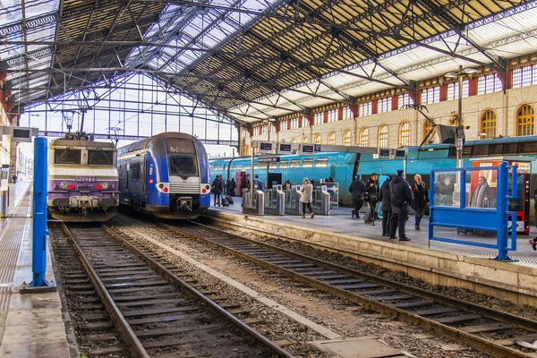 Marseille Franz März 2018 Züge Auf Bahnsteigen Des Bahnhofs Saint — Stockfoto