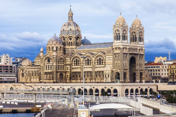 Marseille France März 2018 Die Kathedrale Neobyzantinischer Stil Überragt Die — Stockfoto