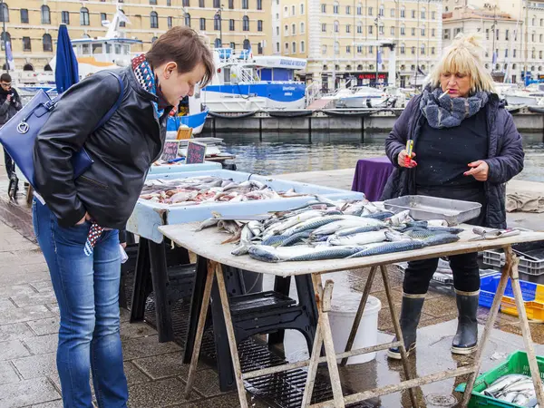 Marseille França Março 2018 Vários Peixes Frutos Mar Estão Venda — Fotografia de Stock