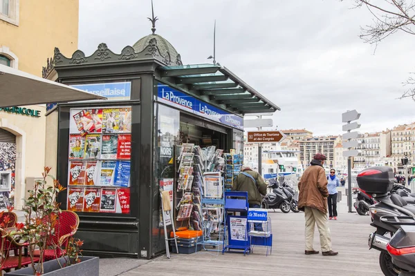 Marsylia Francja Marca 2018 Stoisko Sprzedaży Prasy Ulicy Zabytkowej Części — Zdjęcie stockowe