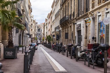 Marsilya, Fransa, 2 Mart 2018. Geleneksel mimari binaların sokak çekici bir mimari kompleks bir tarihi kentin olun.