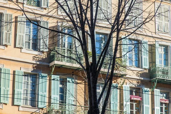 Niza Francia Marzo 2018 Una Fachada Edificio Estilo Provenzal Pintoresco — Foto de Stock