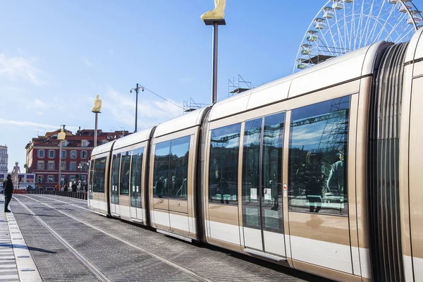 Nice Frankrijk Maart 2018 Moderne High Speed Tram Rijdt Plein — Stockfoto