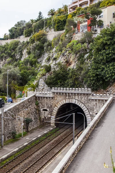 Villefranche Sur Mer Francja Marca 2018 Wejście Tunelu Kolejowego Góry — Zdjęcie stockowe