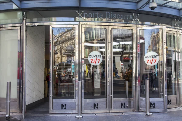 Nice France March 2018 City Reflected Glass Door Shopping Center — Stock Photo, Image