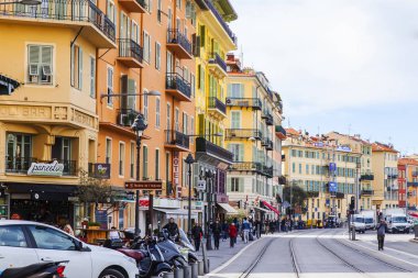 Güzel, Fransa, 6 Mart 2018. Tipik Provencal binalarda formu cazip manzarası sokak şehir merkezinde stil.. 
