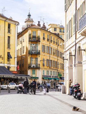 Güzel, Fransa, 6 Mart 2018. Tipik Provencal binalarda formu cazip manzarası sokak şehir merkezinde stil.. 