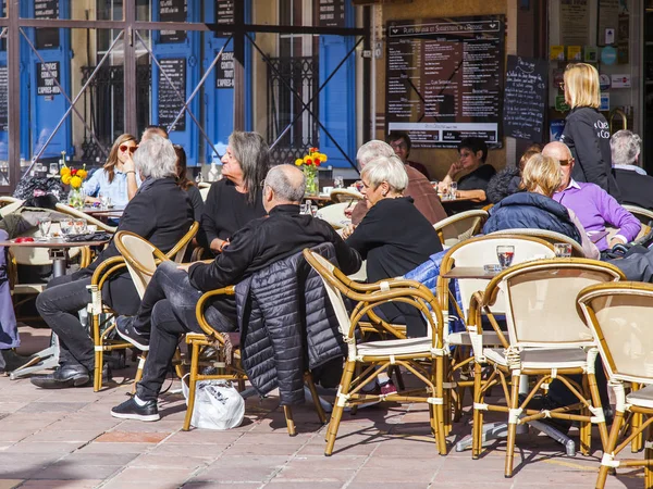 Nice Frankrijk Maart 2018 Mensen Hebben Een Rust Eten Pittoreske — Stockfoto