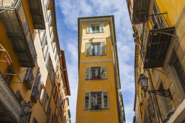 Güzel, Fransa, 6 Mart 2018. Provencal tarzı, eski binalar yapmak şehir merkezinin mimari bir kompleksi.