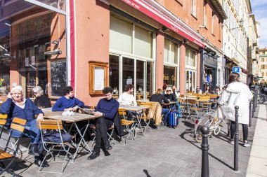 Güzel, Fransa, 6 Mart 2018. Şehir merkezinde Provence tarzında bir bina cephe bilir. 