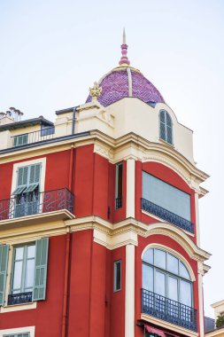 Güzel, Fransa, 6 Mart 2018. Şehir merkezinde Provence tarzında bir bina cephe bilir.