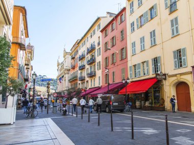 Güzel, Fransa, 6 Mart 2018. Tipik Provencal binalarda formu cazip manzarası sokak şehir merkezinde stil.. 