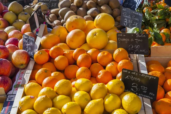 Nice Francia Marzo 2018 Vari Ortaggi Frutta Sono Disposti Banchi — Foto Stock