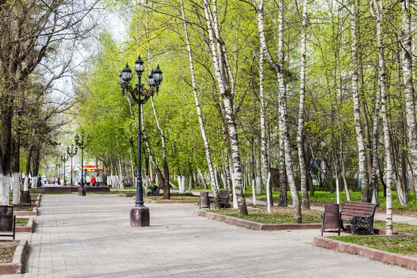 Pushkino Russia Maggio 2018 Vista Urbana Nel Pomeriggio Primavera Alberi — Foto Stock