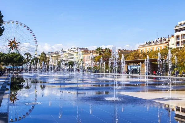 Nice Frankrijk Maart 2018 Prachtige Vliegtuig Fontein Promenade Paillon Park — Stockfoto