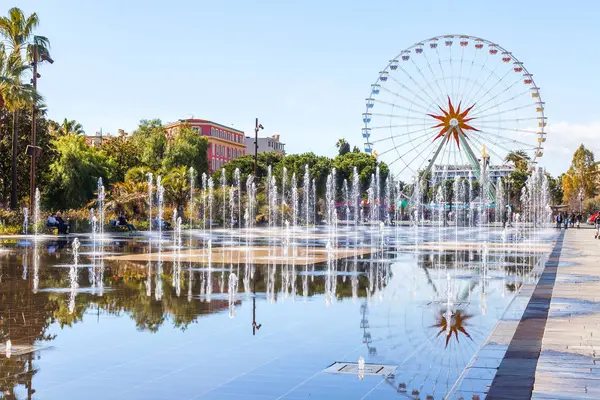 Nice Francia Marzo 2018 Hermosa Fuente Avión Parque Promenade Paillon —  Fotos de Stock