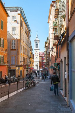 Güzel, Fransa, 6 Mart 2018. Geleneksel Provencal tarzı binalarda mimari bir kompleks dar sokağın eski şehirde yapmak..