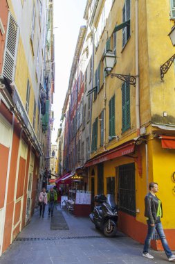 Güzel, Fransa, 6 Mart 2018. Geleneksel Provencal tarzı binalarda mimari bir kompleks dar sokağın eski şehirde yapmak..