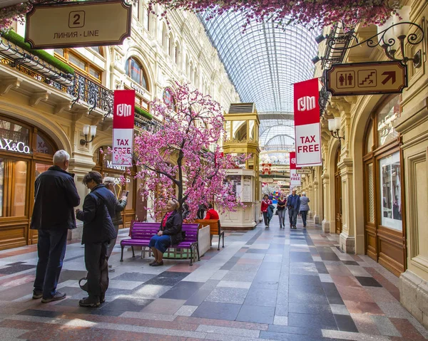莫斯科 俄罗斯 在2018年5月10日 历史店胶的贸易画廊是建筑的纪念碑和城市字符之一 — 图库照片