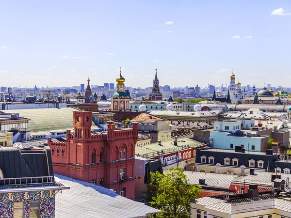 Moscú Rusia Mayo 2018 Techos Pintorescos Ciudad Calottes Iglesias Vista — Foto de Stock