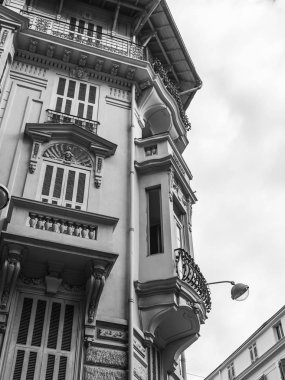 Güzel, Fransa, 8 Ekim 2019. Provence bölgesinin tipik mimarisi. Tarihi gelişim alanındaki binanın ön cephesinin bir parçası. 