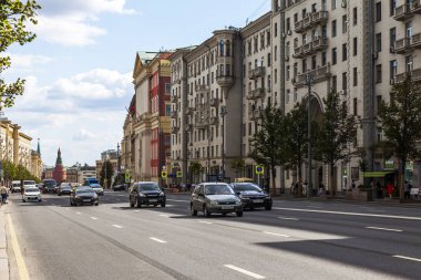 Moskova, Rusya, 27 Ağustos 2019. Tverskaya başkentin ana caddelerinden biridir.. 