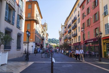 Güzel, Fransa, 10 Ekim 2019. Güzel şehir manzarası. Tarihi gelişim alanındaki Picturesque Caddesi.