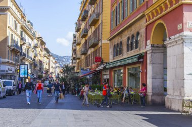 Güzel, Fransa, 10 Ekim 2019. Güzel şehir manzarası. Tarihi gelişim alanındaki Picturesque Caddesi.