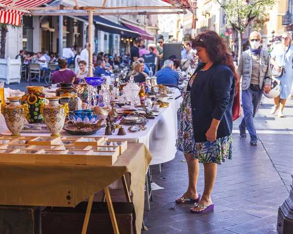 Nice França Outubro 2019 Uma Variedade Coisas Vintage Balcão Mercado — Fotografia de Stock