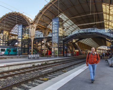 Güzel, Fransa, 12 Ekim 2019. Gare de Nice Tren İstasyonu Perronları