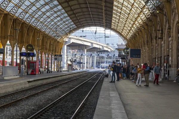 Güzel Fransa Ekim 2019 Gare Nice Tren Stasyonu Perronları — Stok fotoğraf