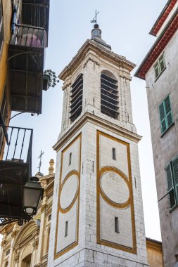 Güzel, Fransa, 8 Ekim 2019. Eski kasabadaki caddenin mimari topluluğunun bir parçası..