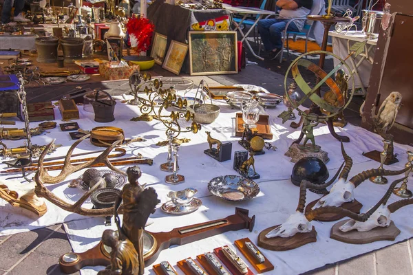 Nice França Outubro 2019 Uma Variedade Coisas Vintage Balcão Mercado — Fotografia de Stock