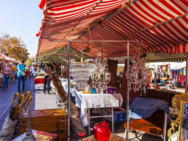 Nice França Outubro 2019 Uma Variedade Coisas Vintage Balcão Mercado — Fotografia de Stock