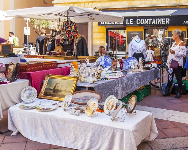 Nice França Outubro 2019 Uma Variedade Coisas Vintage Balcão Mercado — Fotografia de Stock