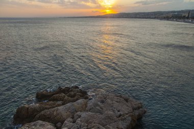Akdeniz üzerinde resim gibi gün batımı.